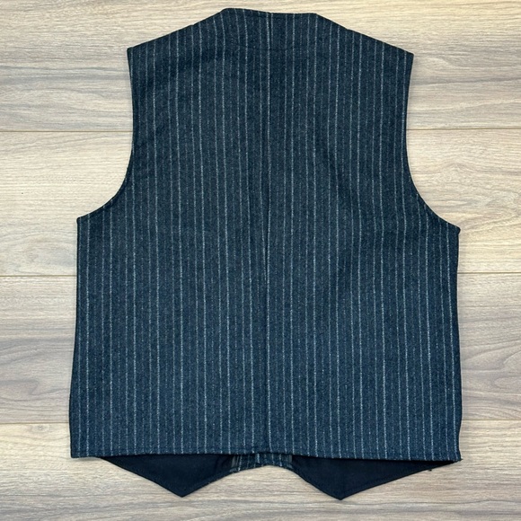 NEW Wyoming Traders Ranger Vest in Pinstripe Gray Size Medium - Picture 9 of 9